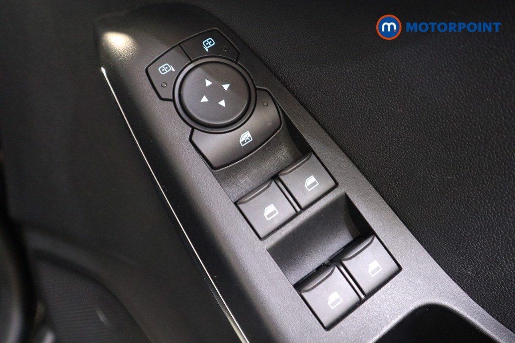 Ford Fiesta Titanium Vignale Manual Petrol-Electric Hybrid Hatchback - Stock Number (1564169) - 10th supplementary image