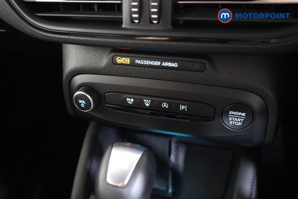 Ford Focus St-Line Vignale Automatic Petrol-Electric Hybrid Hatchback - Stock Number (1565466) - 7th supplementary image