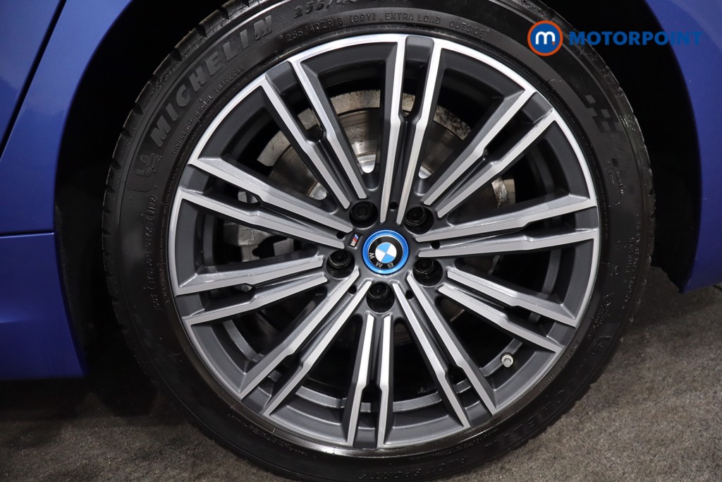 BMW 3 Series M Sport Automatic Petrol Plug-In Hybrid Estate - Stock Number (1566040) - 12th supplementary image