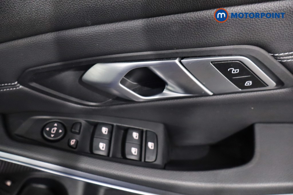 BMW 3 Series M Sport Automatic Petrol Plug-In Hybrid Estate - Stock Number (1566040) - 25th supplementary image