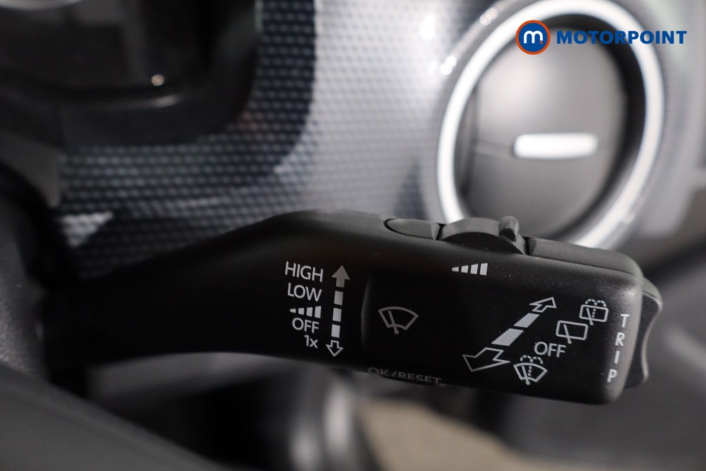 Volkswagen UP Black Edition Manual Petrol Hatchback - Stock Number (1566067) - 17th supplementary image