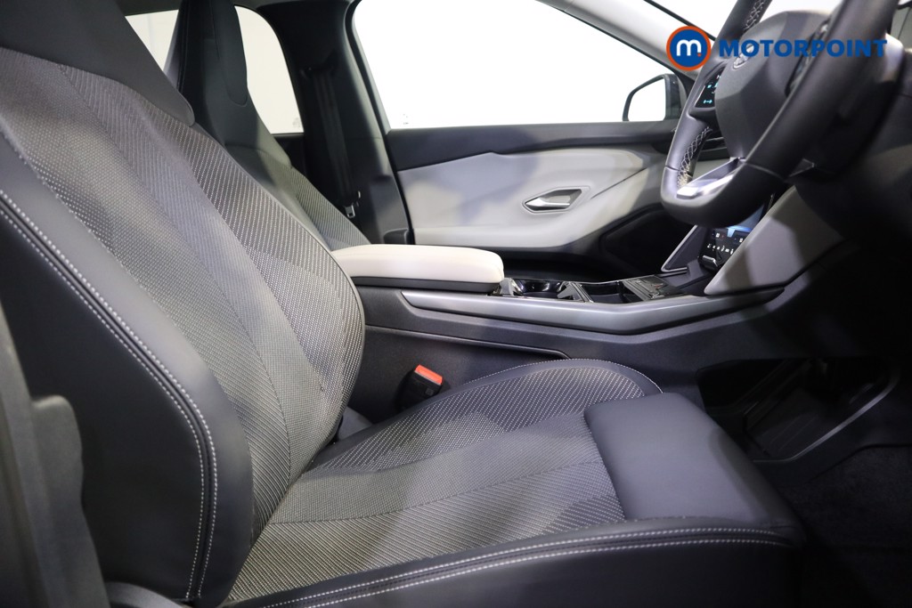 Ford Explorer Select Automatic Electric SUV - Stock Number (1566232) - 12th supplementary image