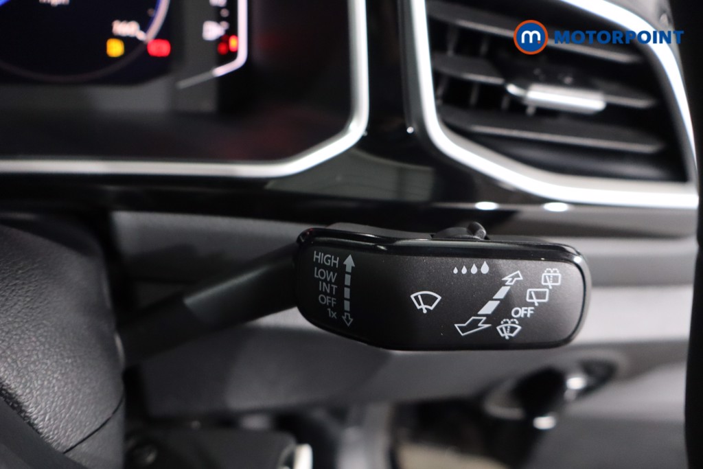 Volkswagen T-Roc R-Line Automatic Petrol SUV - Stock Number (1567053) - 16th supplementary image