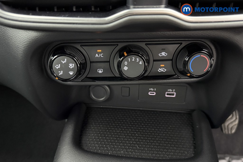 Nissan Juke Acenta Premium Manual Petrol SUV - Stock Number (1551150) - 10th supplementary image