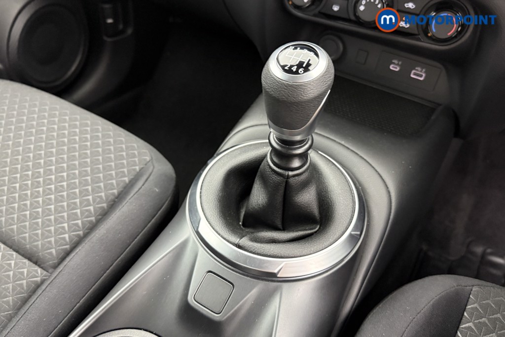 Nissan Juke Acenta Premium Manual Petrol SUV - Stock Number (1551150) - 11th supplementary image