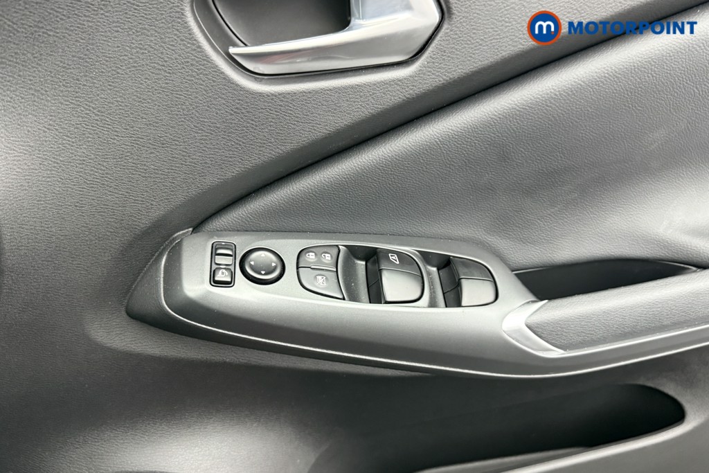Nissan Juke Acenta Premium Manual Petrol SUV - Stock Number (1551150) - 15th supplementary image