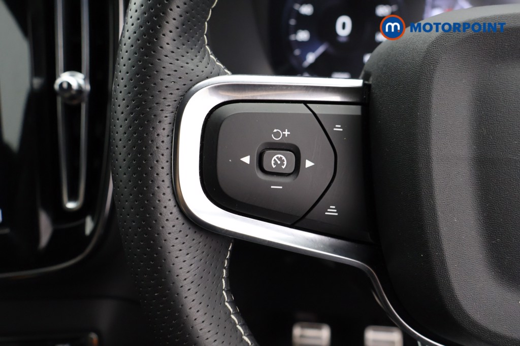 Volvo Xc40 R Design Manual Petrol SUV - Stock Number (1555051) - 2nd supplementary image