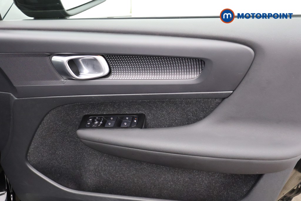 Volvo Xc40 R Design Manual Petrol SUV - Stock Number (1555051) - 9th supplementary image