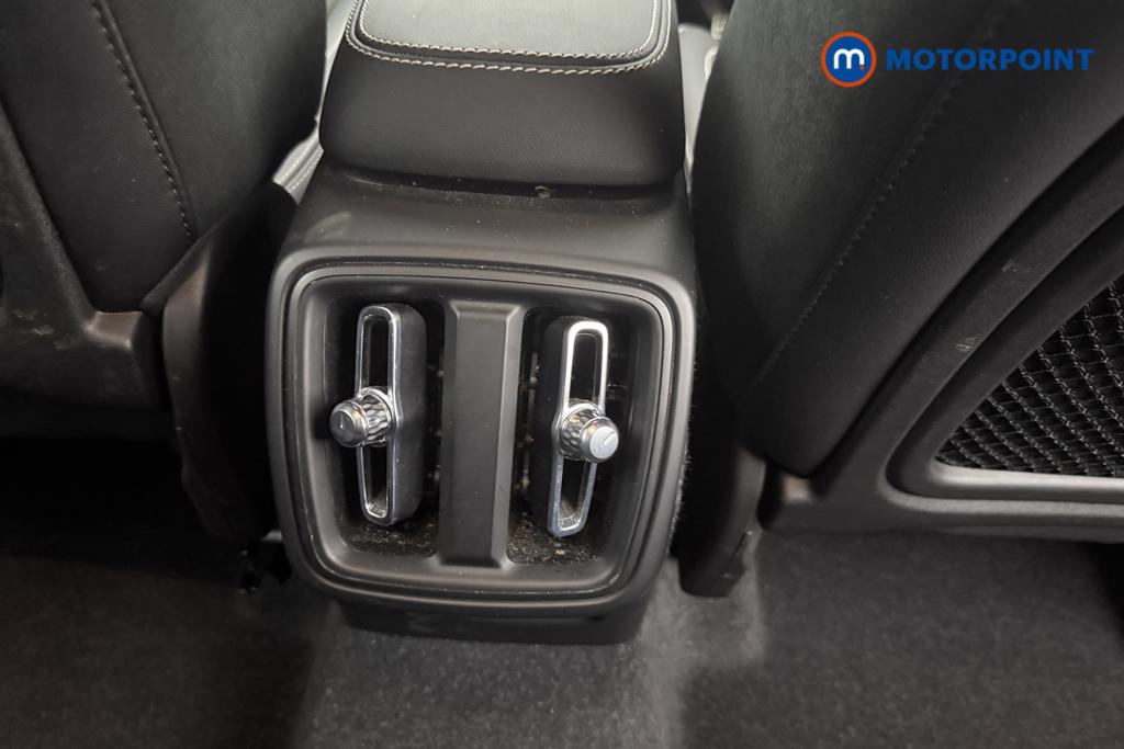 Volvo Xc40 R Design Manual Petrol SUV - Stock Number (1555111) - 19th supplementary image