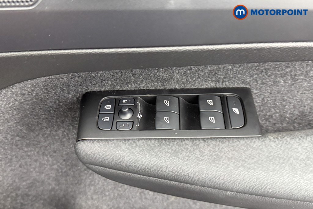 Volvo Xc40 R Design Manual Petrol SUV - Stock Number (1555147) - 15th supplementary image