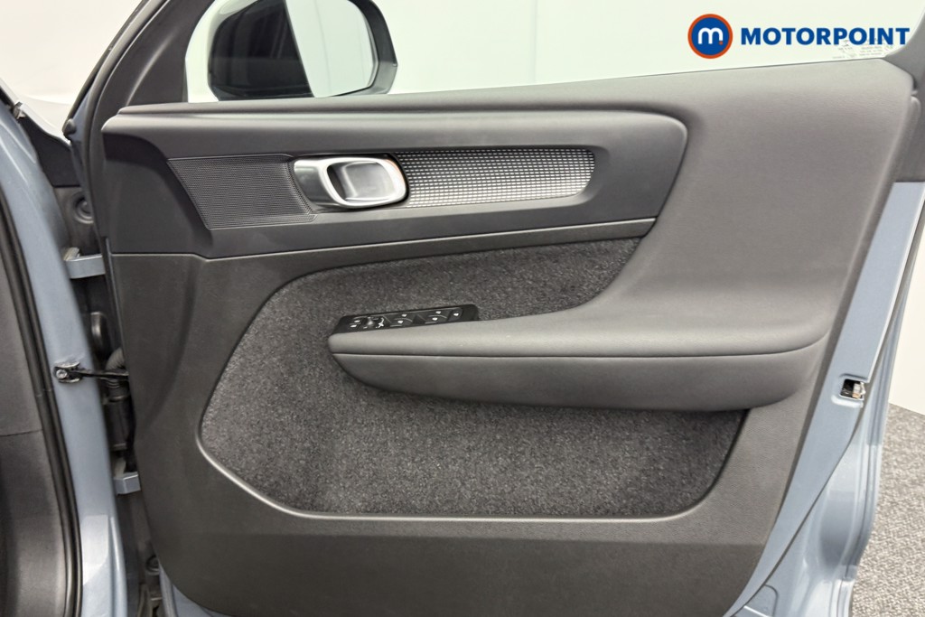 Volvo Xc40 R Design Manual Petrol SUV - Stock Number (1555147) - 16th supplementary image