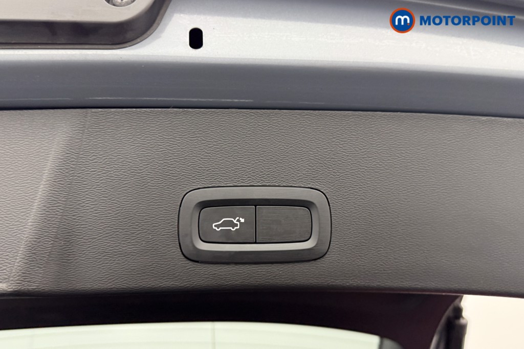 Volvo Xc40 R Design Manual Petrol SUV - Stock Number (1555147) - 21st supplementary image