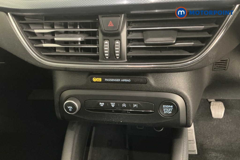 Ford Focus Active X Manual Petrol Hatchback - Stock Number (1556515) - 15th supplementary image