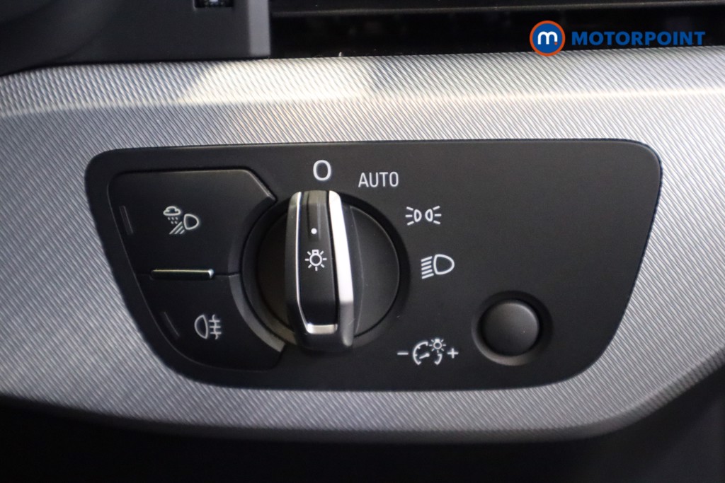 Audi A4 Technik Automatic Diesel Estate - Stock Number (1559005) - 14th supplementary image