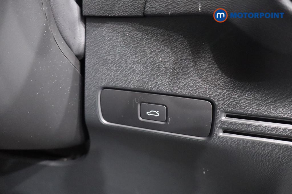 Volvo Xc40 Core Automatic Petrol SUV - Stock Number (1560056) - 11th supplementary image