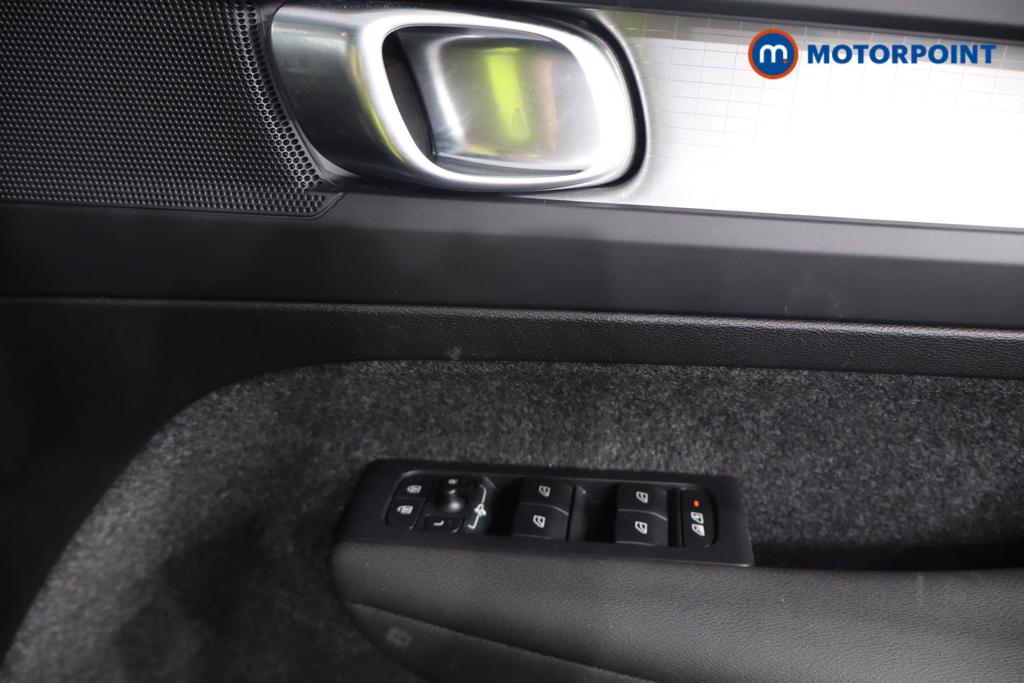 Volvo Xc40 Core Automatic Petrol SUV - Stock Number (1560056) - 12th supplementary image