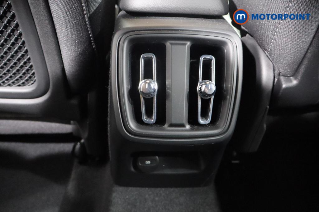 Volvo Xc40 Core Automatic Petrol SUV - Stock Number (1560056) - 18th supplementary image