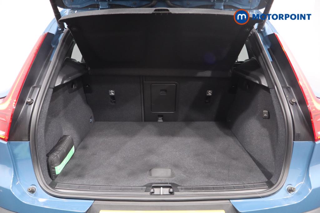 Volvo Xc40 Core Automatic Petrol SUV - Stock Number (1560056) - 19th supplementary image