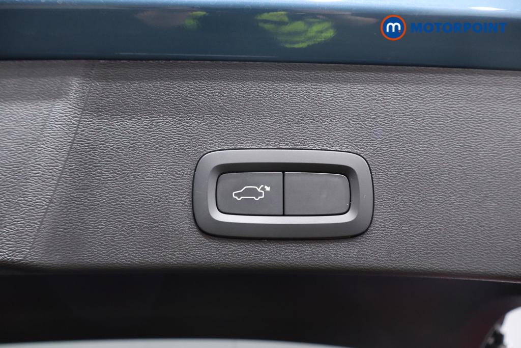 Volvo Xc40 Core Automatic Petrol SUV - Stock Number (1560056) - 20th supplementary image