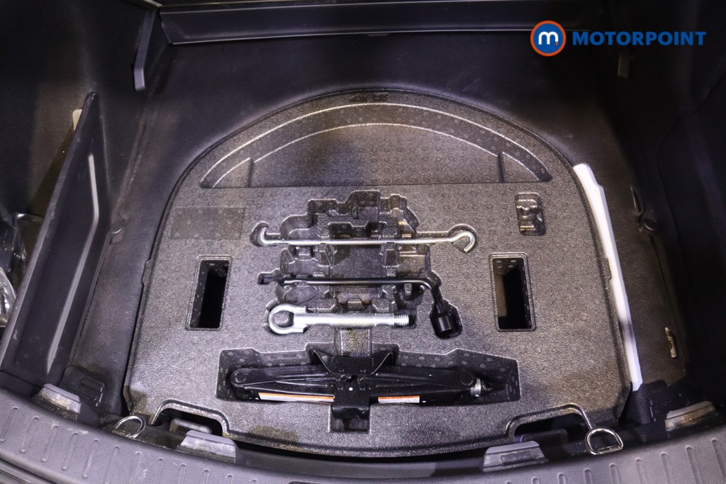 Toyota Corolla Design Automatic Petrol-Electric Hybrid Estate - Stock Number (1560365) - 30th supplementary image
