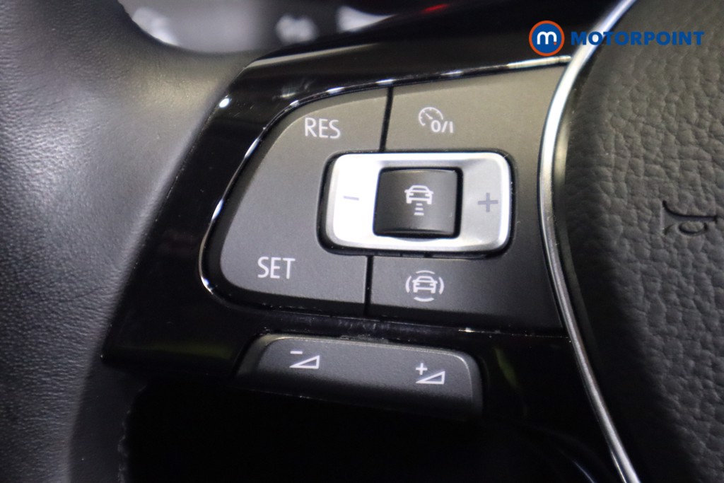Volkswagen T-Roc Active Manual Petrol SUV - Stock Number (1561752) - 15th supplementary image