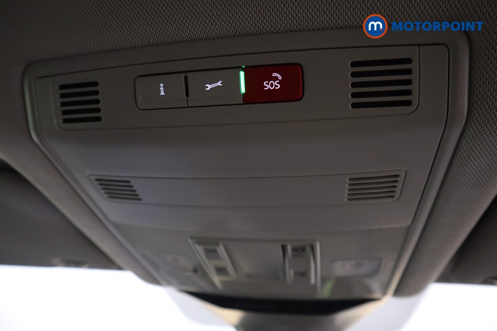 Volkswagen T-Roc Active Manual Petrol SUV - Stock Number (1561752) - 23rd supplementary image