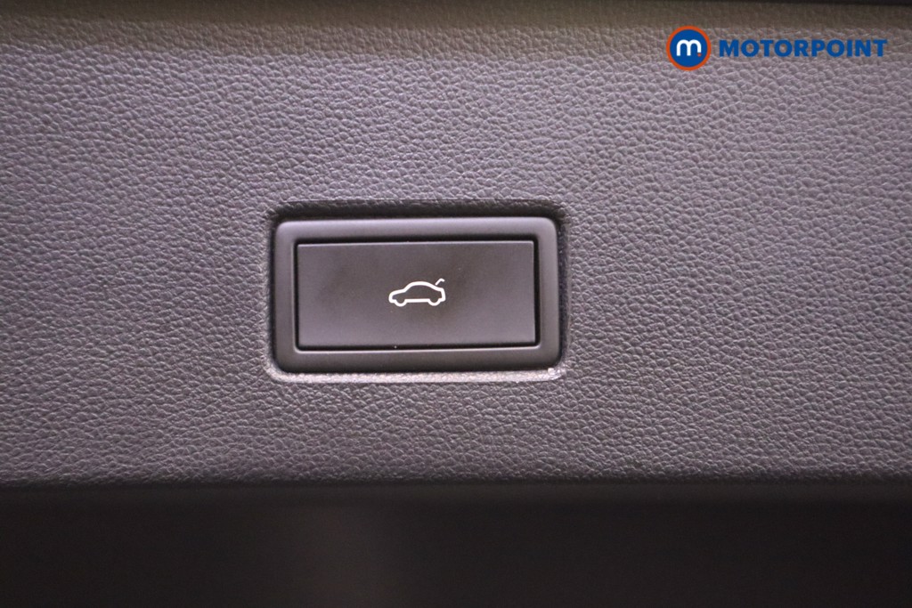 Volkswagen T-Roc Active Manual Petrol SUV - Stock Number (1561752) - 28th supplementary image
