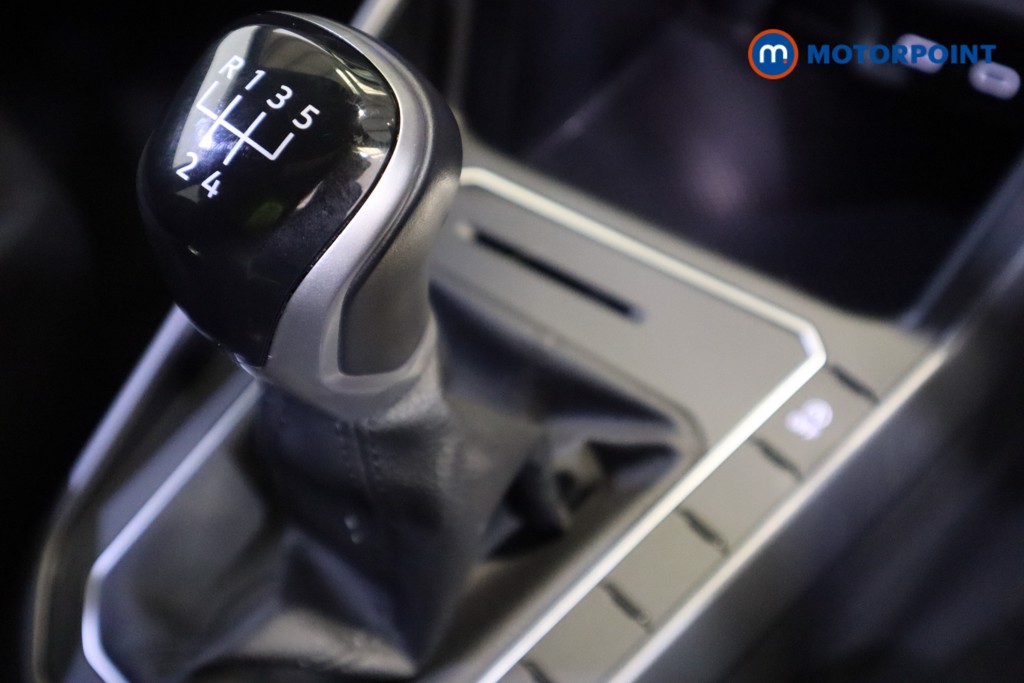 Volkswagen Polo R-Line Manual Petrol Hatchback - Stock Number (1561846) - 5th supplementary image