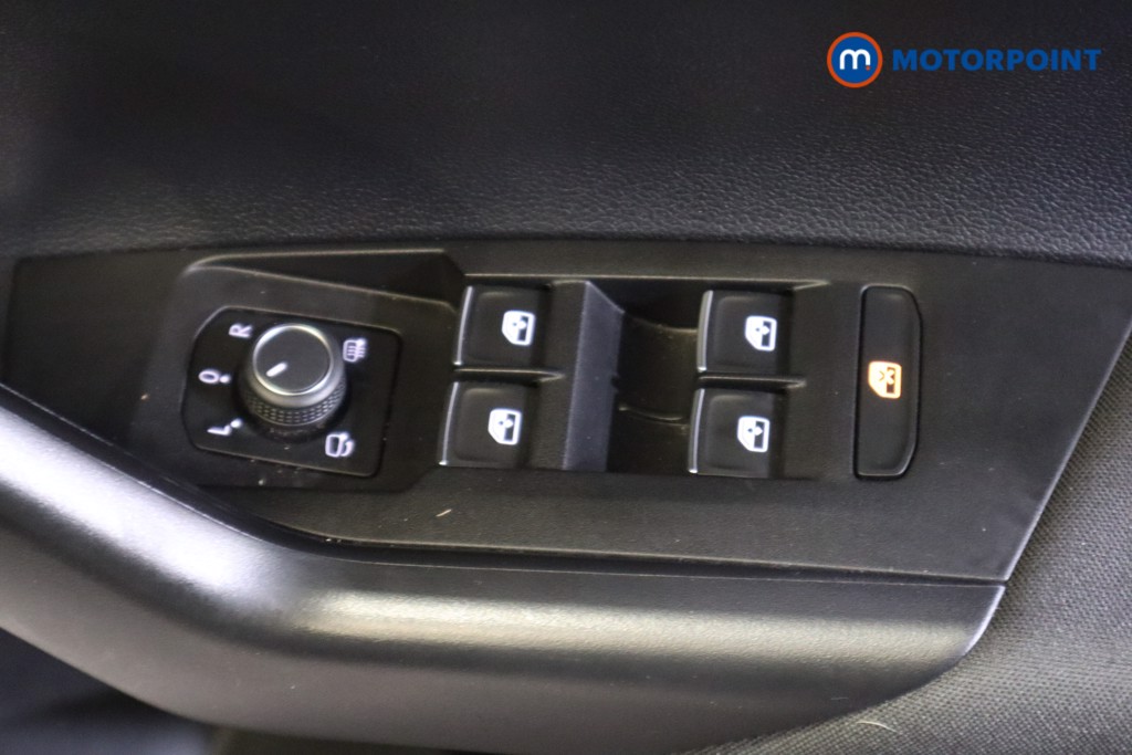 Volkswagen Polo R-Line Manual Petrol Hatchback - Stock Number (1561846) - 13th supplementary image