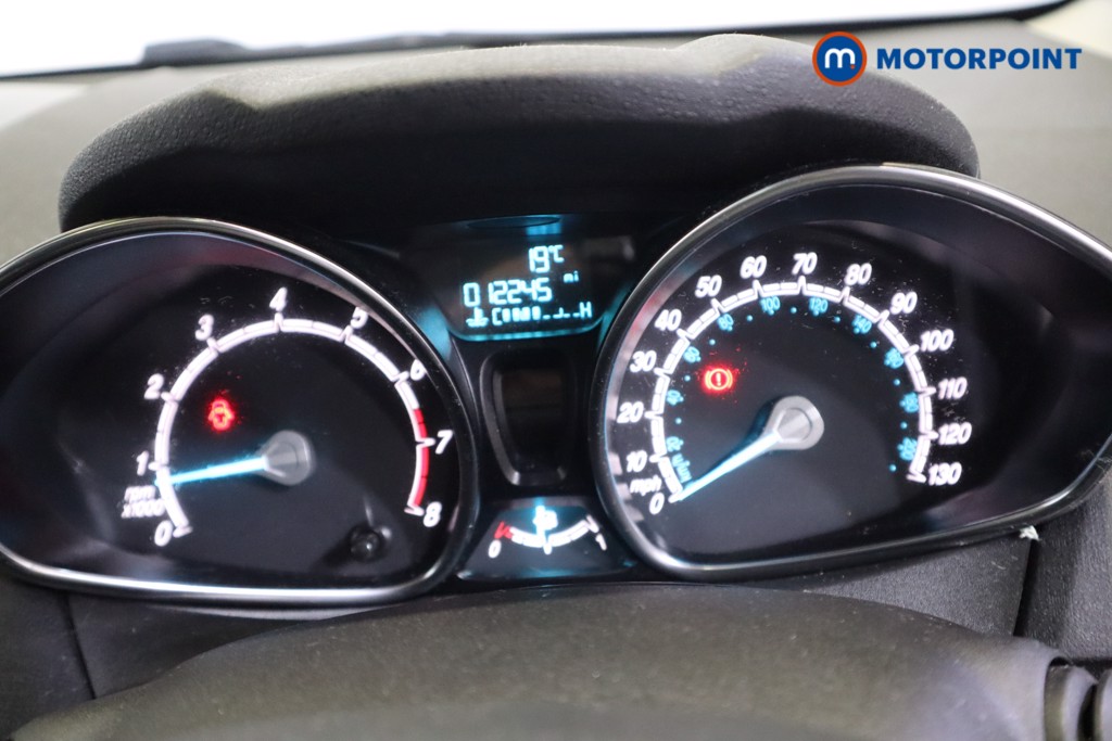 Ford Fiesta Zetec Manual Petrol Hatchback - Stock Number (1562151) - 4th supplementary image