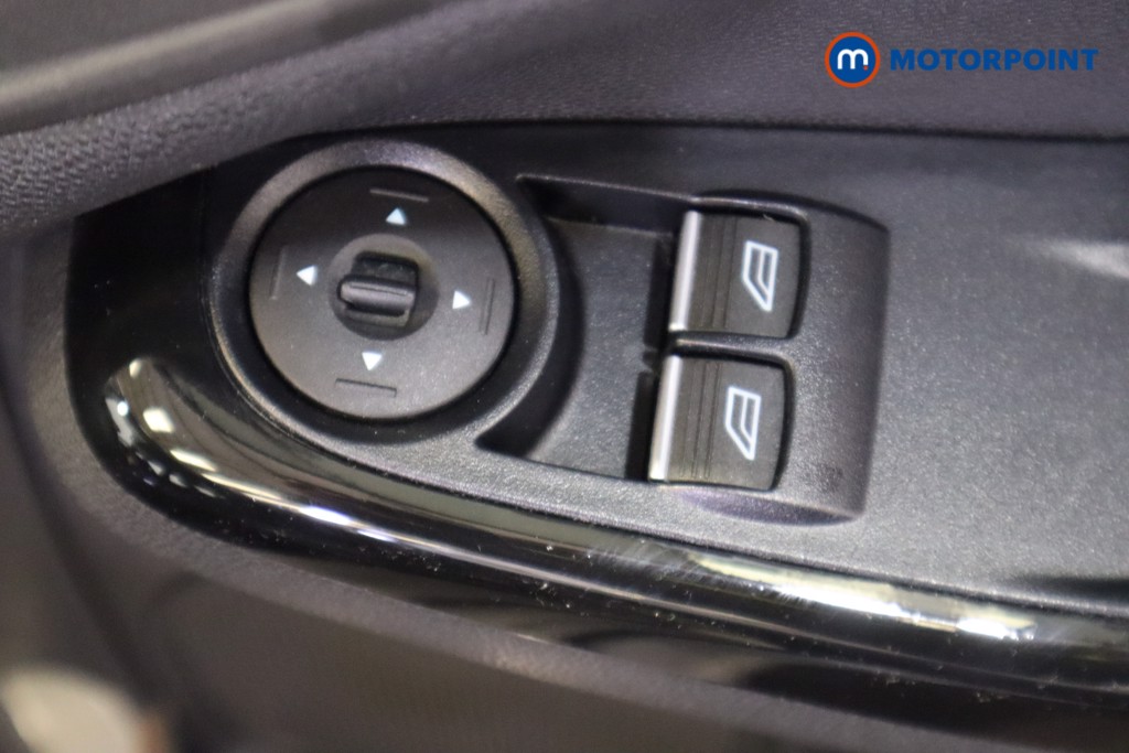 Ford Fiesta Zetec Manual Petrol Hatchback - Stock Number (1562151) - 14th supplementary image