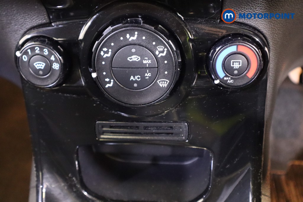 Ford Fiesta Zetec Manual Petrol Hatchback - Stock Number (1562151) - 18th supplementary image