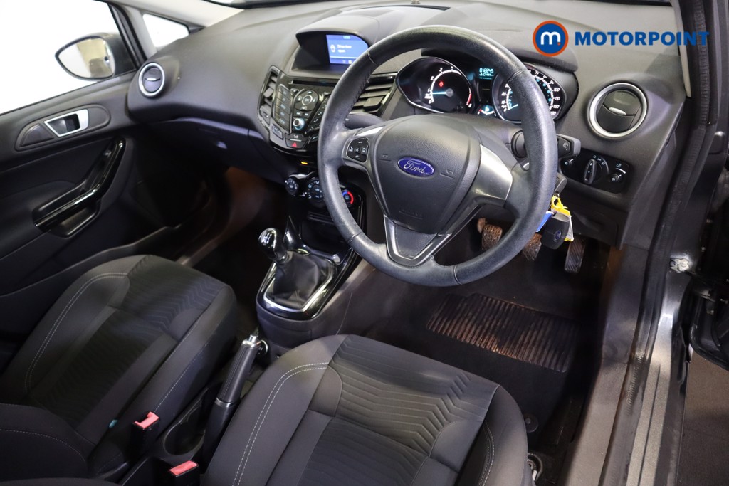 Ford Fiesta Zetec Manual Petrol Hatchback - Stock Number (1562151) - 1st supplementary image