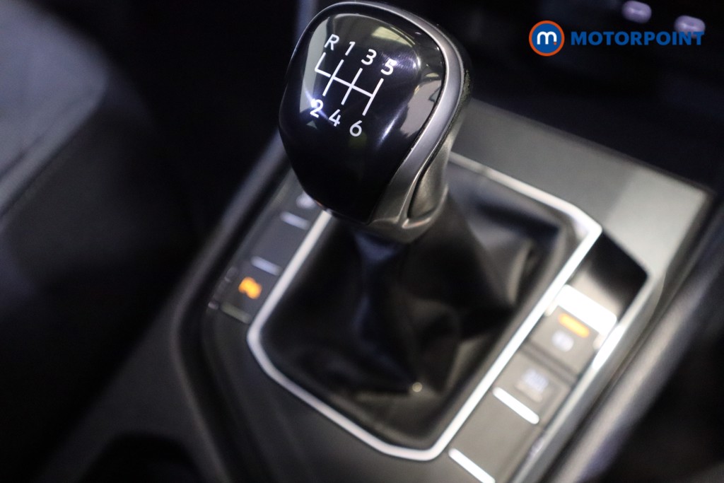 Volkswagen Tiguan Life Manual Petrol SUV - Stock Number (1562680) - 5th supplementary image