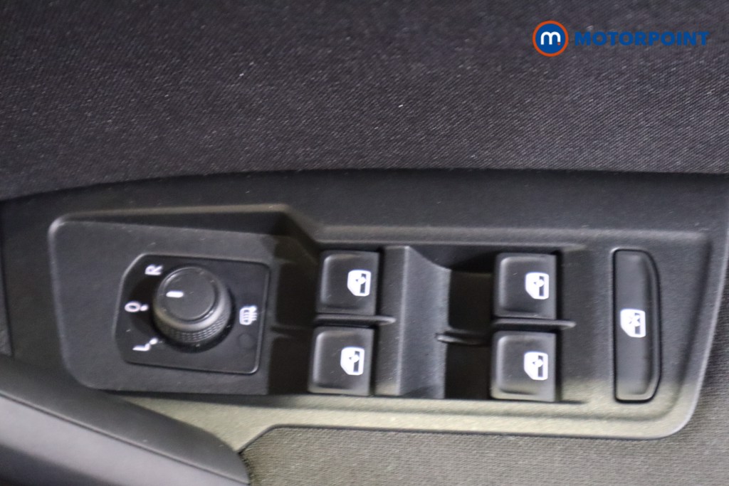 Volkswagen Tiguan Life Manual Petrol SUV - Stock Number (1562680) - 13th supplementary image