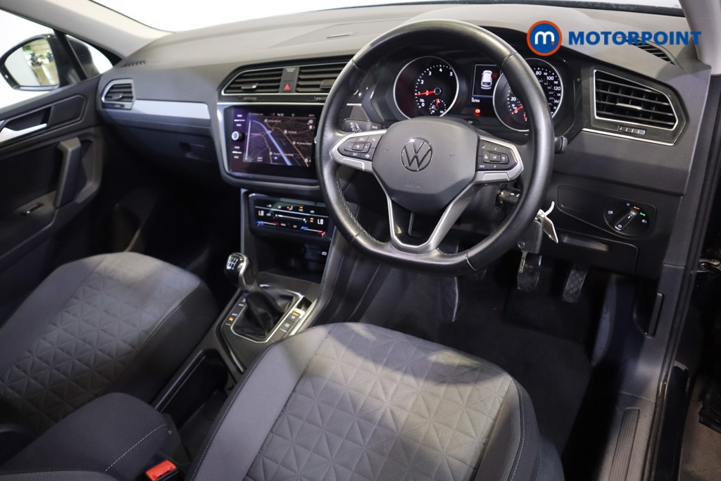 Volkswagen Tiguan Life Manual Petrol SUV - Stock Number (1562680) - 1st supplementary image