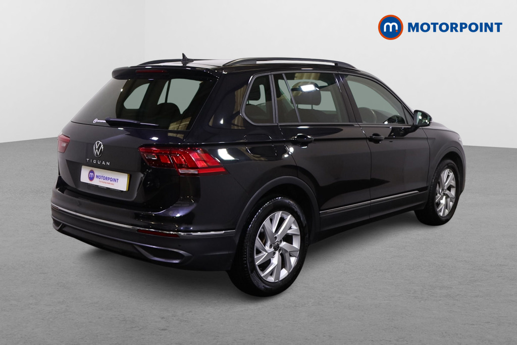 Volkswagen Tiguan Life Manual Petrol SUV - Stock Number (1562680) - Drivers side rear corner