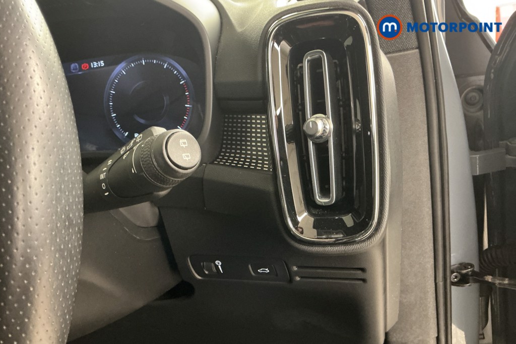Volvo Xc40 R Design Pro Automatic Petrol SUV - Stock Number (1562854) - 17th supplementary image