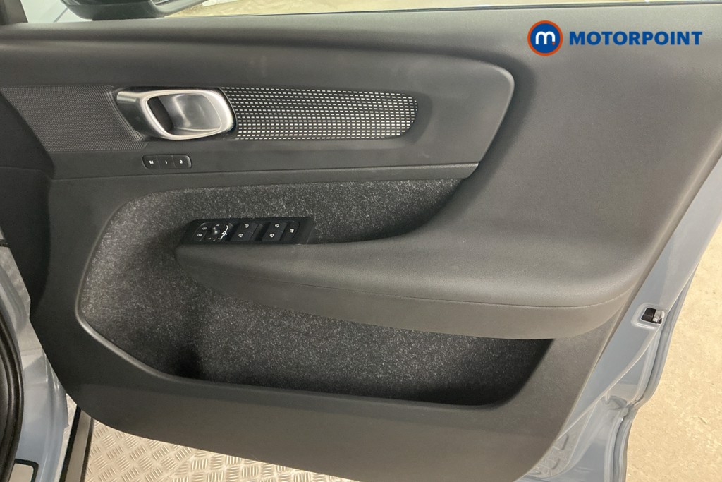 Volvo Xc40 R Design Pro Automatic Petrol SUV - Stock Number (1562854) - 20th supplementary image