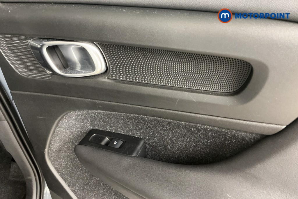 Volvo Xc40 R Design Pro Automatic Petrol SUV - Stock Number (1562854) - 23rd supplementary image