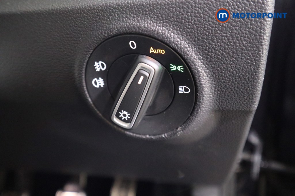 Volkswagen T-Roc R-Line Manual Petrol SUV - Stock Number (1563262) - 9th supplementary image