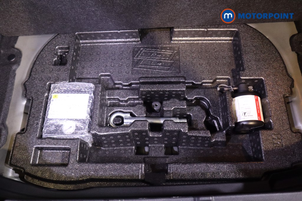 Toyota Corolla Design Automatic Petrol-Electric Hybrid Hatchback - Stock Number (1563280) - 30th supplementary image