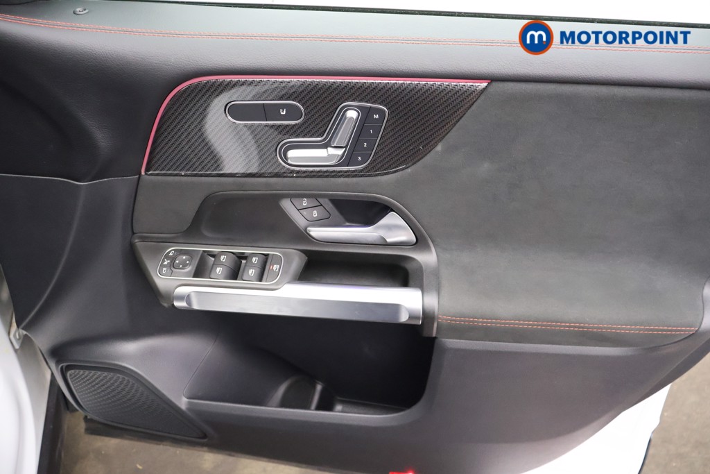 Mercedes-Benz GLB Amg Line Automatic Petrol SUV - Stock Number (1563332) - 10th supplementary image