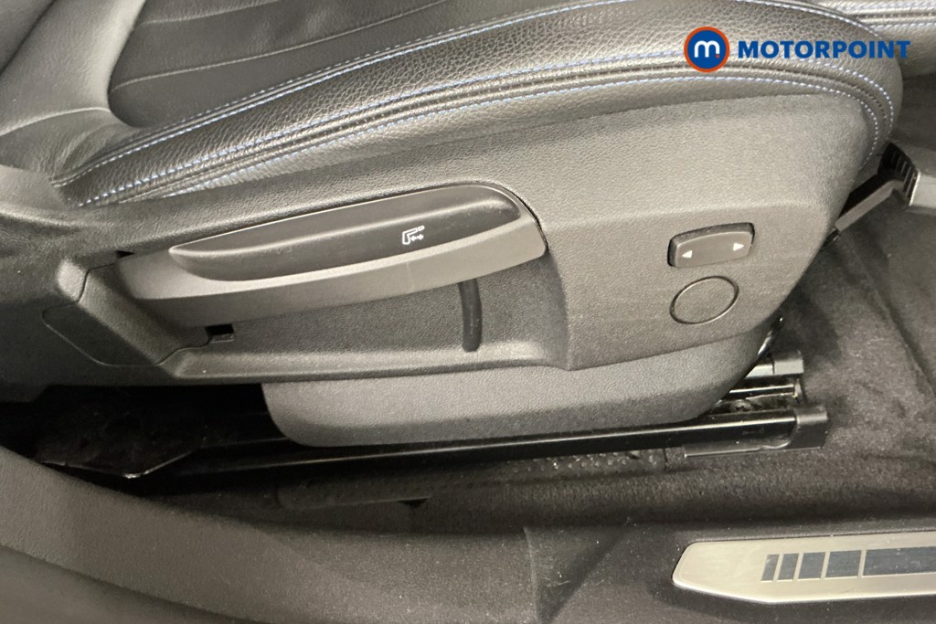 BMW 2 Series M Sport Manual Petrol Saloon - Stock Number (1563354) - 23rd supplementary image