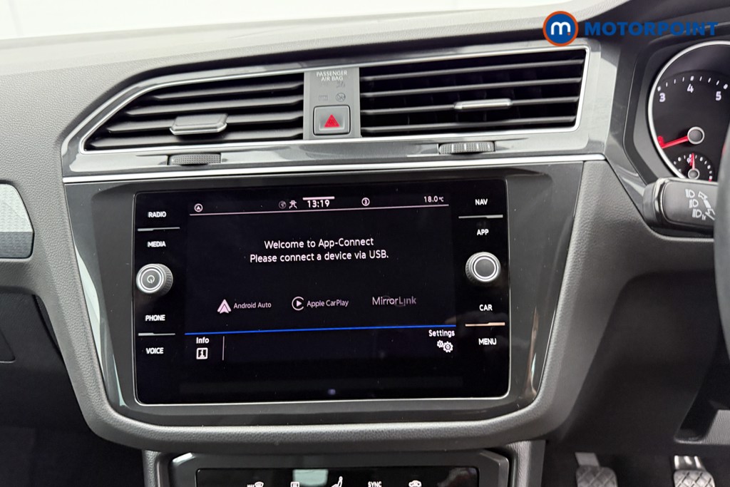 Volkswagen Tiguan Life Manual Petrol SUV - Stock Number (1563456) - 10th supplementary image