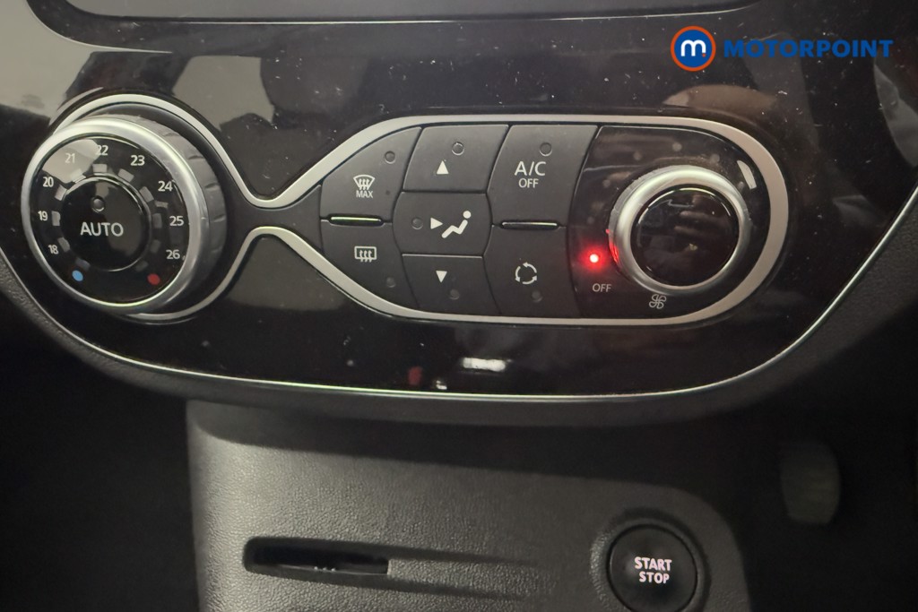 Renault Captur Iconic Manual Petrol SUV - Stock Number (1563492) - 8th supplementary image