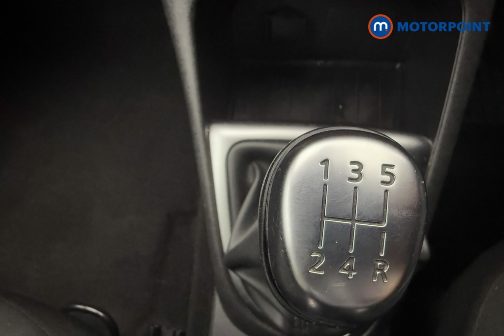 Renault Captur Iconic Manual Petrol SUV - Stock Number (1563492) - 9th supplementary image