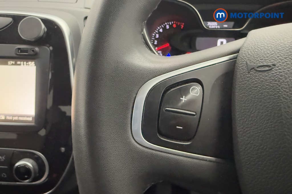 Renault Captur Iconic Manual Petrol SUV - Stock Number (1563492) - 10th supplementary image