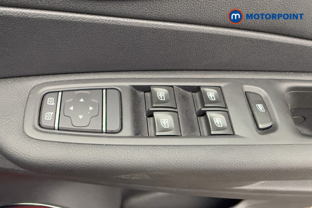Renault Captur Iconic Manual Petrol SUV - Stock Number (1563492) - 14th supplementary image