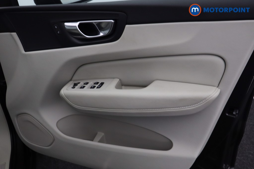 Volvo Xc60 Core Automatic Petrol SUV - Stock Number (1564208) - 18th supplementary image